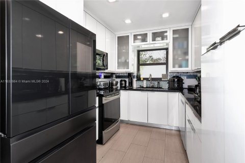 Casa en venta en Miami, Florida, 4 dormitorios, 146.97 m2 № 1294035 - foto 28