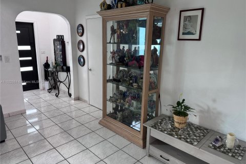 Casa en venta en Miami, Florida, 4 dormitorios, 146.97 m2 № 1294035 - foto 12