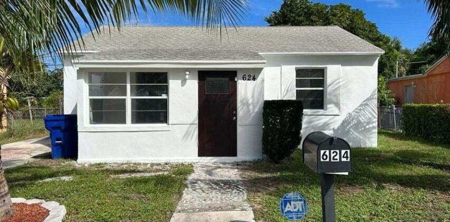 House in Riviera Beach, Florida 2 bedrooms, 75.99 sq.m. № 1129307