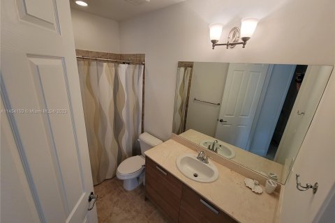 Casa en venta en Doral, Florida, 5 dormitorios, 194.72 m2 № 723973 - foto 13