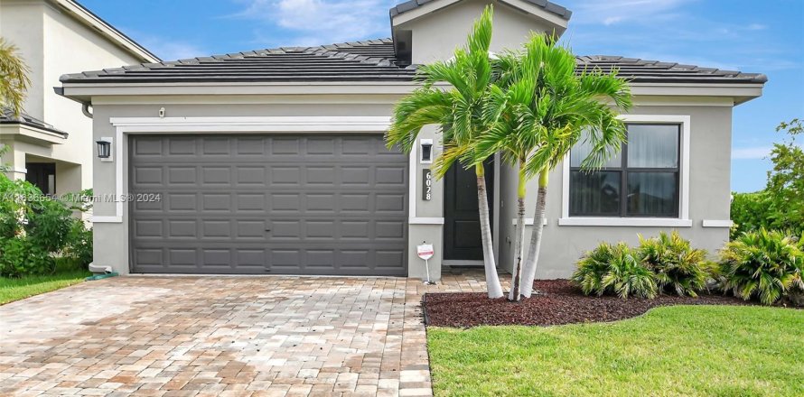 Casa en Lake Worth, Florida 3 dormitorios, 171.96 m2 № 1310788