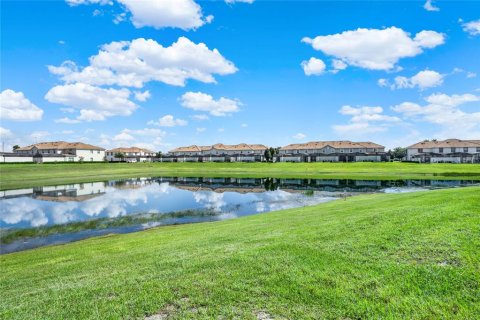 Townhouse in STOREY LAKE in Kissimmee, Florida 4 bedrooms, 177.81 sq.m. № 1336605 - photo 26