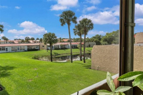 Condo in West Palm Beach, Florida, 2 bedrooms  № 1408416 - photo 5