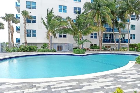 Condominio en venta en North Bay Village, Florida, 2 dormitorios, 102.19 m2 № 1139026 - foto 7