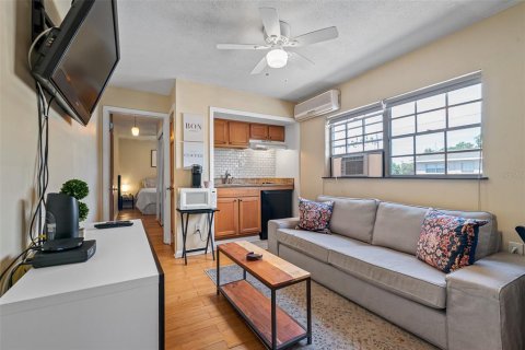 Condominio en venta en Tampa, Florida, 1 dormitorio, 34.75 m2 № 1088824 - foto 3