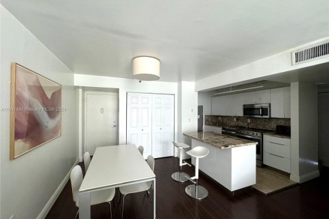 Copropriété à vendre à Miami Beach, Floride: 2 chambres, 91.32 m2 № 1319143 - photo 1