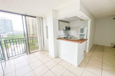 Condo in Sunny Isles Beach, Florida, 2 bedrooms  № 1319025 - photo 4