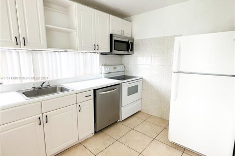 Condo in Sunny Isles Beach, Florida, 2 bedrooms  № 1319025 - photo 6