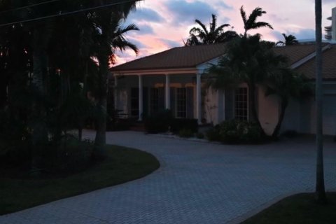 House in Fort Lauderdale, Florida 4 bedrooms, 303.51 sq.m. № 925390 - photo 26