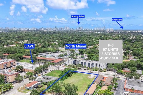 Terreno en venta en North Miami, Florida № 1315699 - foto 1