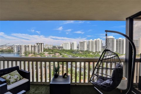 Condominio en venta en Aventura, Florida, 2 dormitorios, 114.27 m2 № 1354508 - foto 25