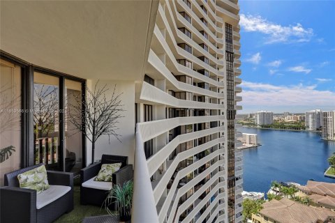 Condominio en venta en Aventura, Florida, 2 dormitorios, 114.27 m2 № 1354508 - foto 29