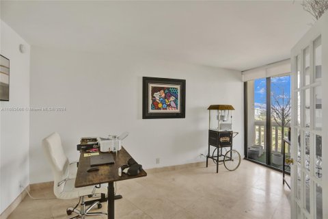 Copropriété à vendre à Aventura, Floride: 2 chambres, 114.27 m2 № 1354508 - photo 18