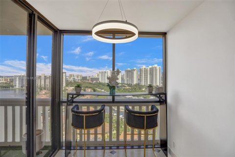 Condominio en venta en Aventura, Florida, 2 dormitorios, 114.27 m2 № 1354508 - foto 4