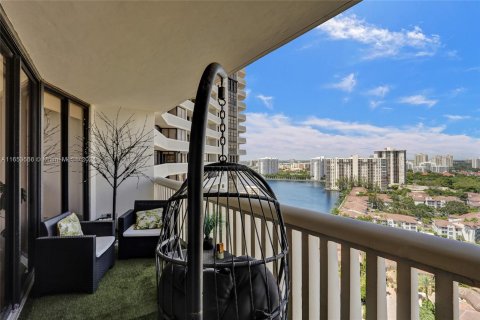 Condominio en venta en Aventura, Florida, 2 dormitorios, 114.27 m2 № 1354508 - foto 28