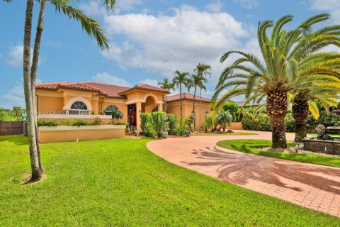 Villa ou maison à vendre à Miami, Floride: 5 chambres, 408.03 m2 № 1329124 - photo 29