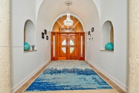 Villa ou maison à vendre à Miami, Floride: 5 chambres, 408.03 m2 № 1329124 - photo 3