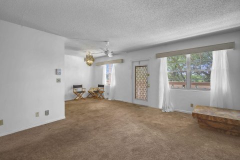 Condo in Deerfield Beach, Florida, 2 bedrooms  № 1208757 - photo 12