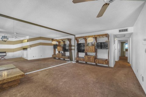 Copropriété à vendre à Deerfield Beach, Floride: 2 chambres, 79.9 m2 № 1208757 - photo 9