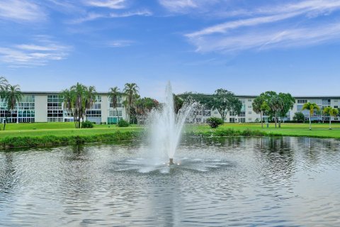 Condominio en venta en Coconut Creek, Florida, 2 dormitorios, 137.77 m2 № 1142558 - foto 6