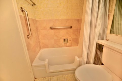 Condo in West Palm Beach, Florida, 1 bedroom  № 1142599 - photo 5