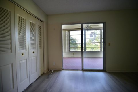 Condo in West Palm Beach, Florida, 1 bedroom  № 1142599 - photo 4