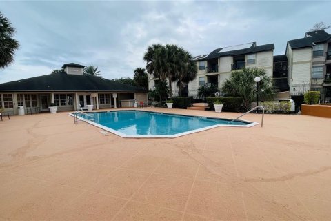 Condominio en alquiler en Orlando, Florida, 2 dormitorios, 80.27 m2 № 1396678 - foto 13