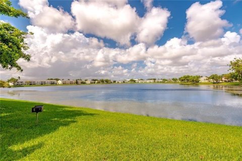 Condominio en venta en Lauderdale Lakes, Florida, 2 dormitorios, 101.82 m2 № 878638 - foto 3