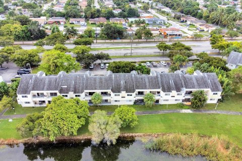 Condominio en venta en Lauderdale Lakes, Florida, 2 dormitorios, 101.82 m2 № 878638 - foto 11