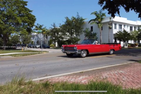 Townhouse in Miami, Florida 3 bedrooms, 139.35 sq.m. № 1292327 - photo 25