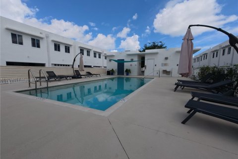 Townhouse in Miami, Florida 3 bedrooms, 139.35 sq.m. № 1292327 - photo 21