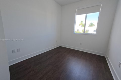 Townhouse in Miami, Florida 3 bedrooms, 139.35 sq.m. № 1292327 - photo 18