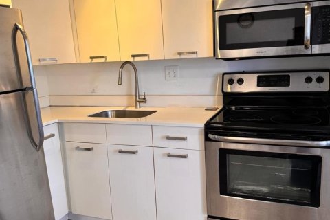 Condo in Sunrise, Florida, 1 bedroom  № 1163185 - photo 19