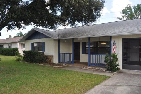 Villa ou maison à vendre à Beverly Hills, Floride: 2 chambres, 140.65 m2 № 1349639 - photo 1