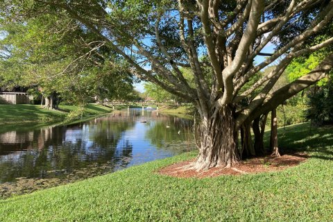 Townhouse in Palm Beach Gardens, Florida 3 bedrooms, 148.27 sq.m. № 1182204 - photo 9