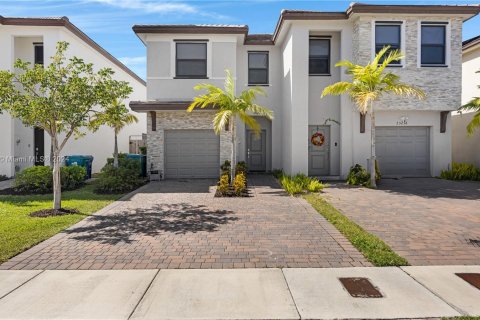 Townhouse in Homestead, Florida 3 bedrooms, 153.38 sq.m. № 1431523 - photo 1