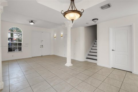 Townhouse in Miami, Florida 4 bedrooms, 199.93 sq.m. № 1325673 - photo 24