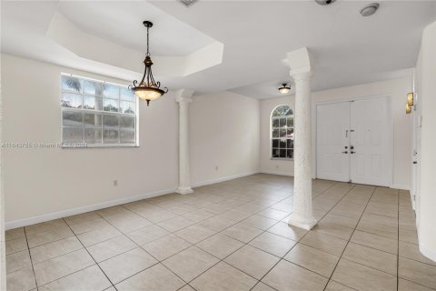 Townhouse in Miami, Florida 4 bedrooms, 199.93 sq.m. № 1325673 - photo 17