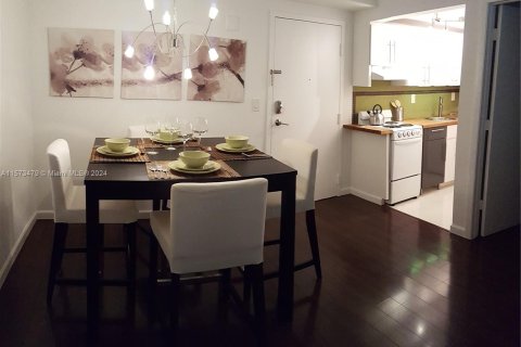 Condo in Miami Beach, Florida, 1 bedroom  № 1135292 - photo 6