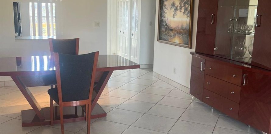 Condominio en Fort Lauderdale, Florida, 2 dormitorios  № 1207326