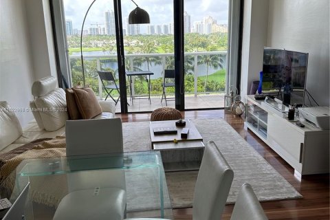 Condominio en venta en Aventura, Florida, 1 dormitorio, 70.14 m2 № 1269839 - foto 9