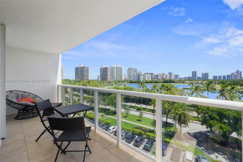 Condominio en venta en Aventura, Florida, 1 dormitorio, 70.14 m2 № 1269839 - foto 17