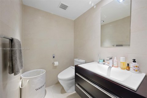 Condo in Aventura, Florida, 1 bedroom  № 1269839 - photo 15