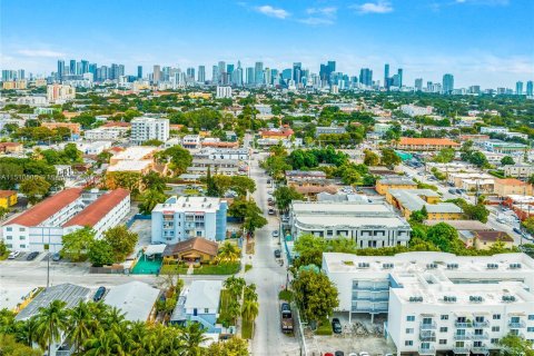 Immobilier commercial à vendre à Miami, Floride № 936140 - photo 17