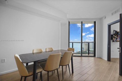 Condo in Miami, Florida, 1 bedroom  № 1401459 - photo 13