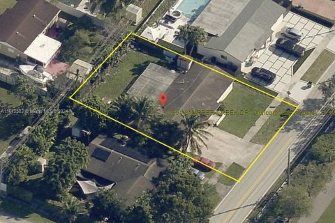 Casa en venta en Miami, Florida, 5 dormitorios, 140.1 m2 № 1401309 - foto 28