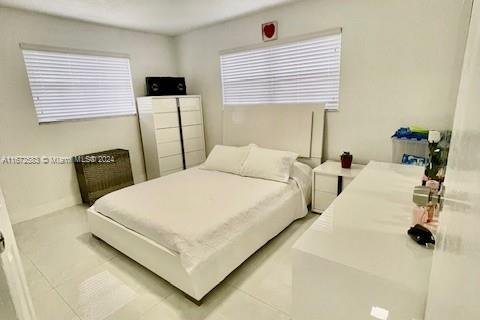 Casa en venta en Miami, Florida, 5 dormitorios, 140.1 m2 № 1401309 - foto 7