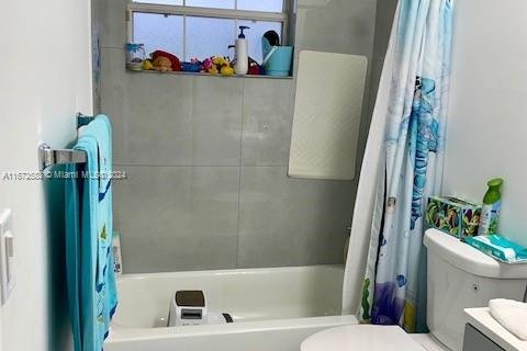 Casa en venta en Miami, Florida, 5 dormitorios, 140.1 m2 № 1401309 - foto 18