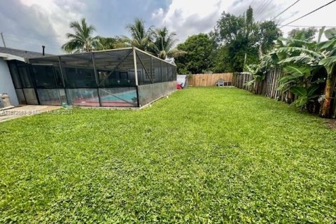 Casa en venta en Miami, Florida, 5 dormitorios, 140.1 m2 № 1401309 - foto 23