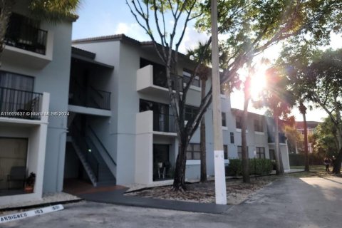 Condominio en venta en Hialeah, Florida, 2 dormitorios, 78.78 m2 № 1232731 - foto 14